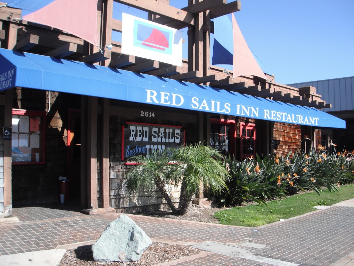 Red Sails Inn